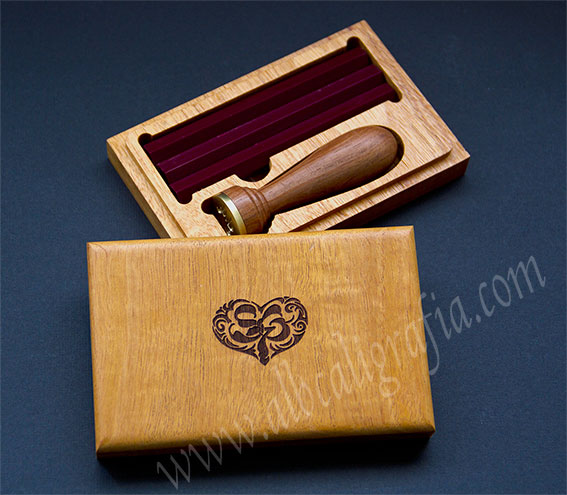 Classic sealing wax set with engraved heart