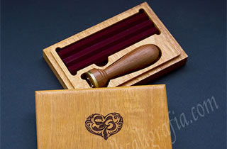 Classic sealing wax set with engraved heart